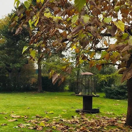 Le Jardin Des Biches 3*