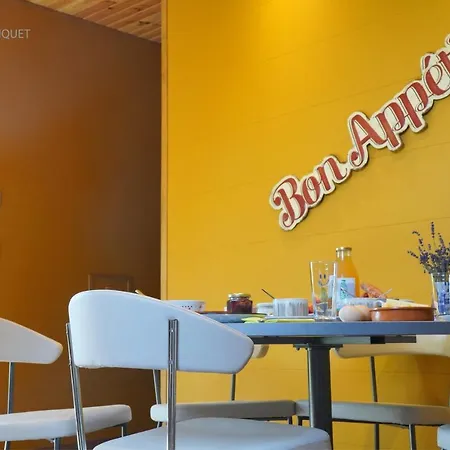 Le Jardin Des Biches Bed & Breakfast *
