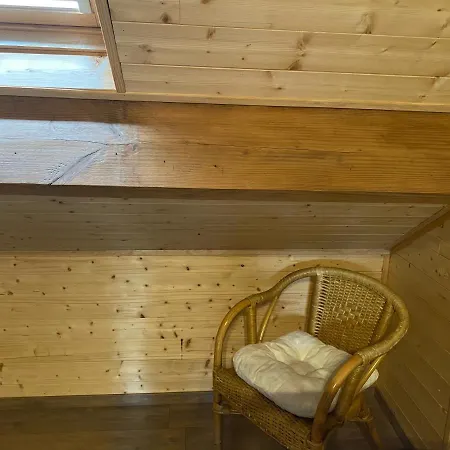 Le Jardin Des Biches