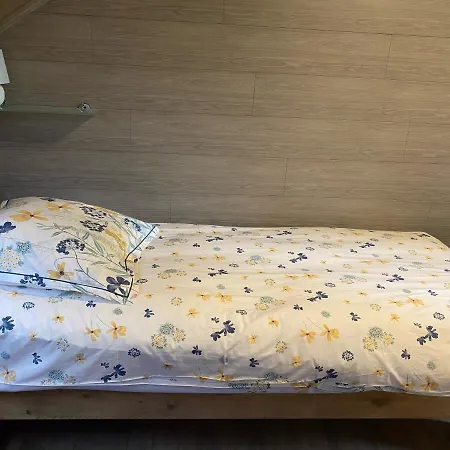 Le Jardin Des Biches Bed & Breakfast