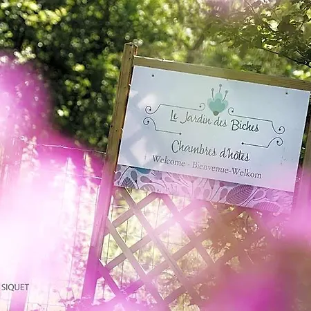 Le Jardin Des Biches 3*